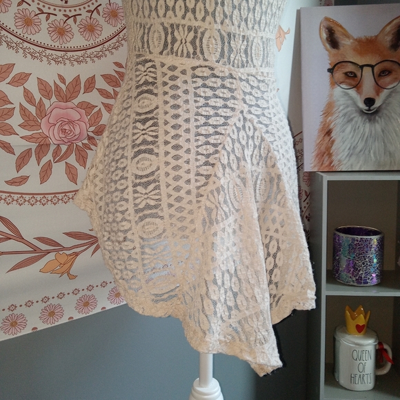 Lovely sheer top - Picture 6 of 10